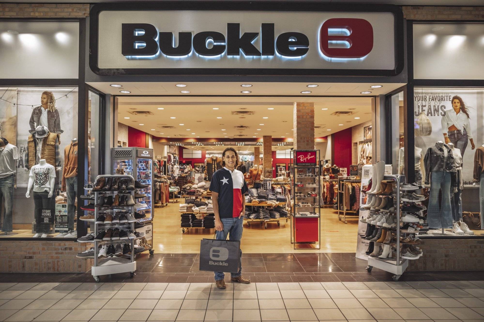 Shop the Latest Styles at Buckle in Denton at Golden Triangle Mall